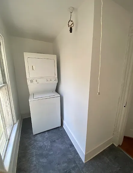 1719 Liberty St — Photo 13