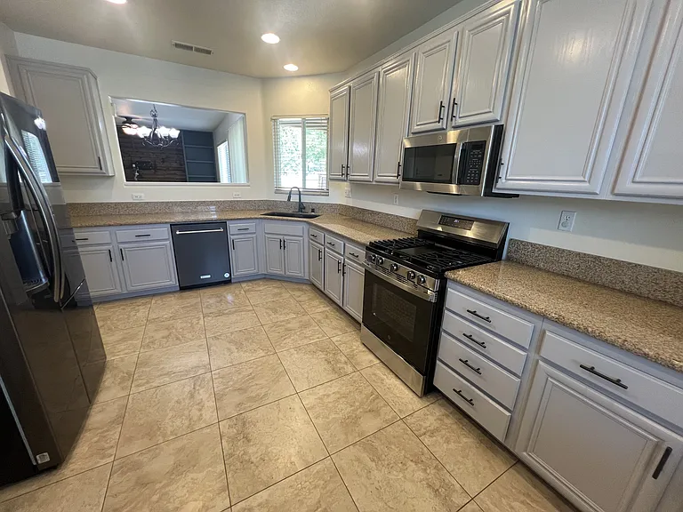 1777 Oconnor Ave — Photo 2
