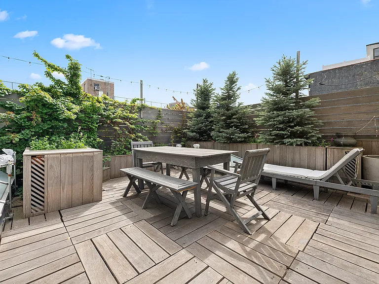 317 E 8th St #QUAD — Photo 14