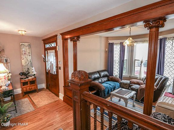 4th image of 919 Wood Ave