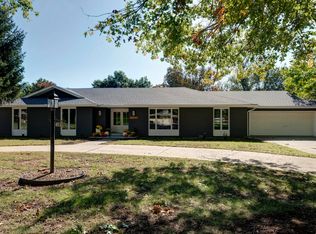 2810 E Southern Hills Blvd, Springfield, MO 65804