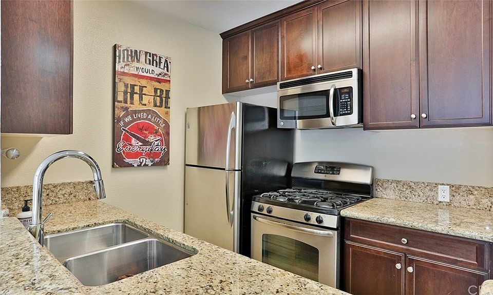 1st image of 7320 Hawthorn Ave APT 411