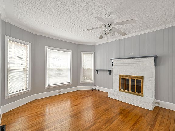 3rd image of 636 Summer Street