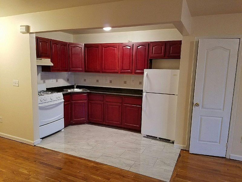2nd image of 14 E 29th St #2