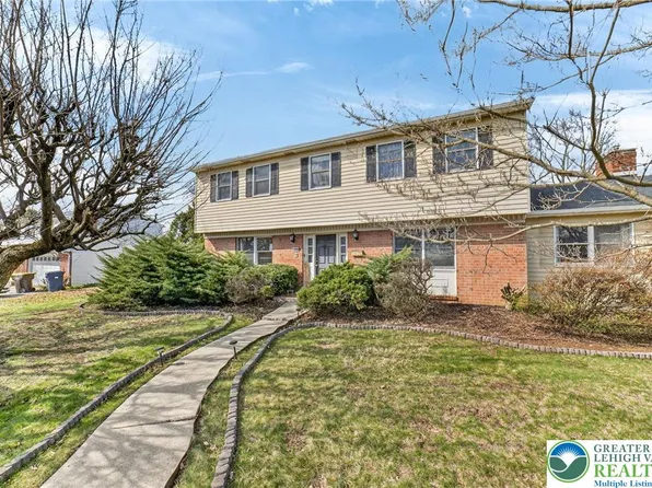 1460 Springhouse Rd S, Allentown, PA 18104