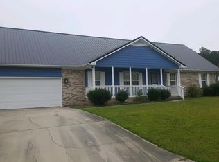 202 Timber Ridge Dr, Raeford, NC 28376