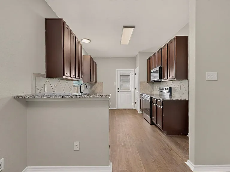10423 Green Pr — Photo 7