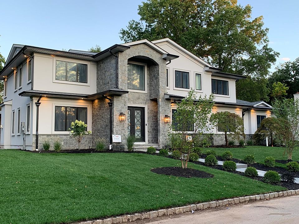 1st image of 18 Kenilworth Dr