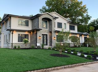 18 Kenilworth Dr, Cresskill, NJ 07626