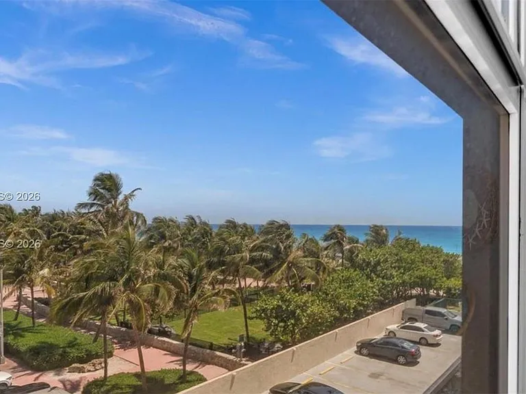 6423 Collins Ave #409 — Photo 40