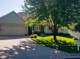 1026 Ganser Dr, Waunakee, WI 53597