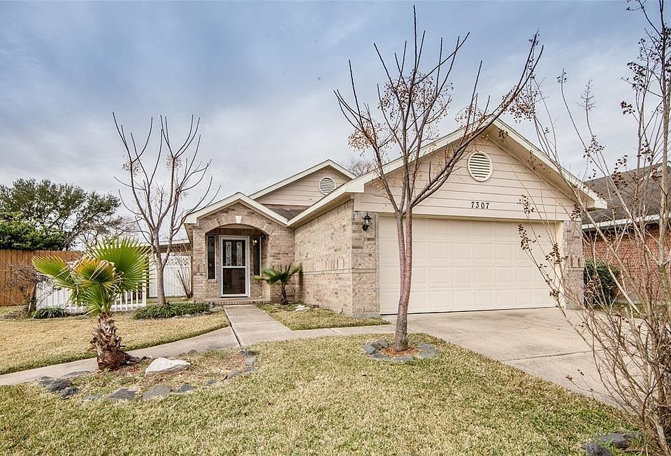 1st image of 7307 Village Lake Dr