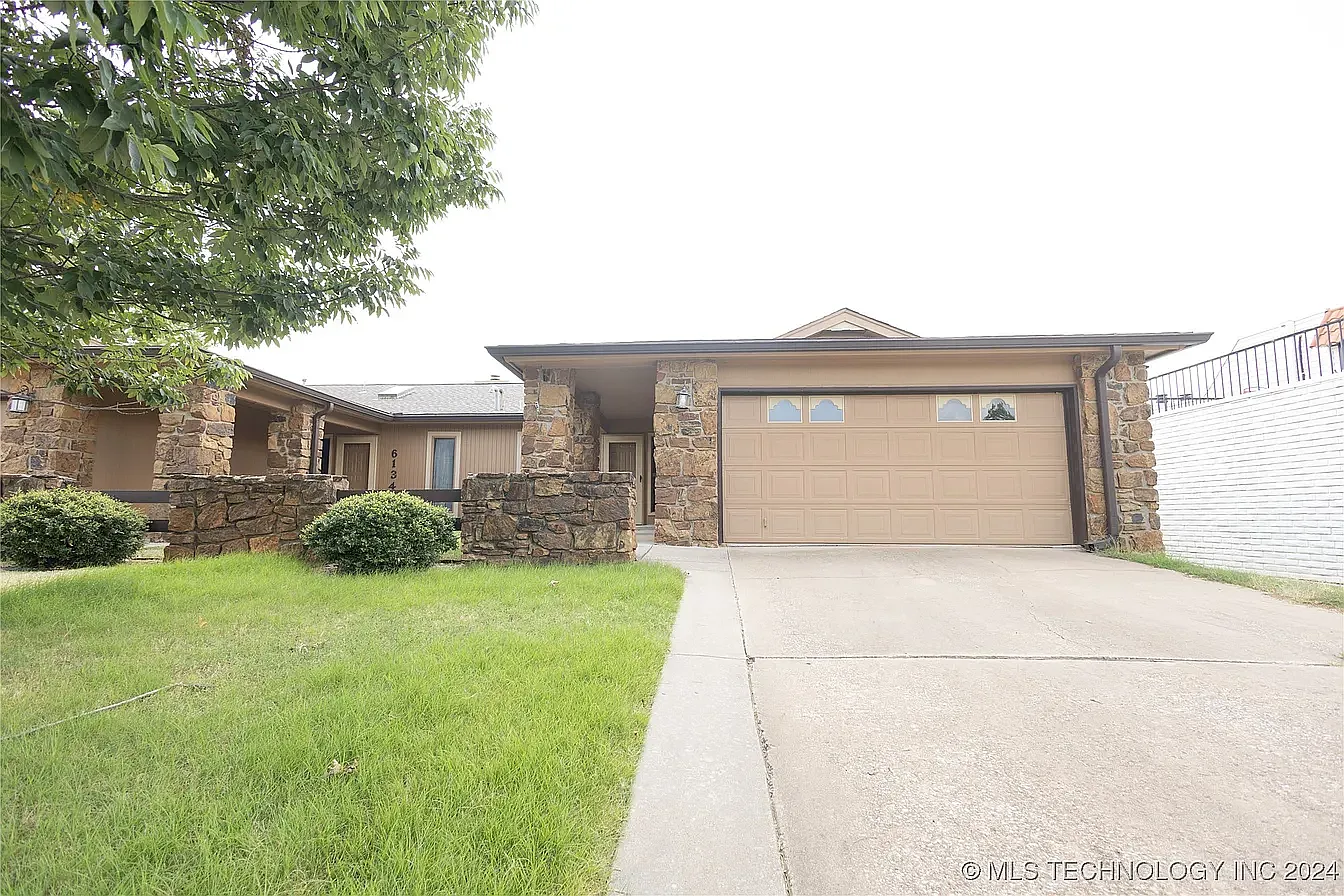 3 bed, 2.5 bath, 2140 sqft, $1,900 — Photo 3