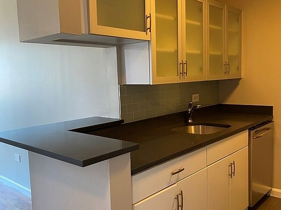 4th image of 189 W 89th St APT 17J