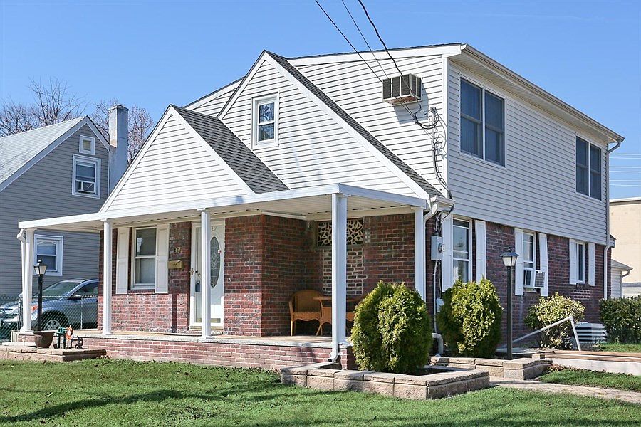 2nd image of 97 Falmouth Ave