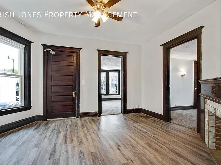 935 Niagara St #1 — Photo 6