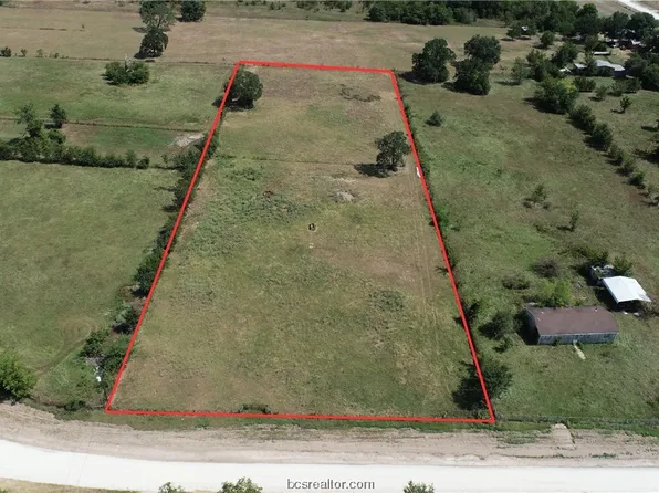 2597 Lacy Ln, Bedias, TX 77831