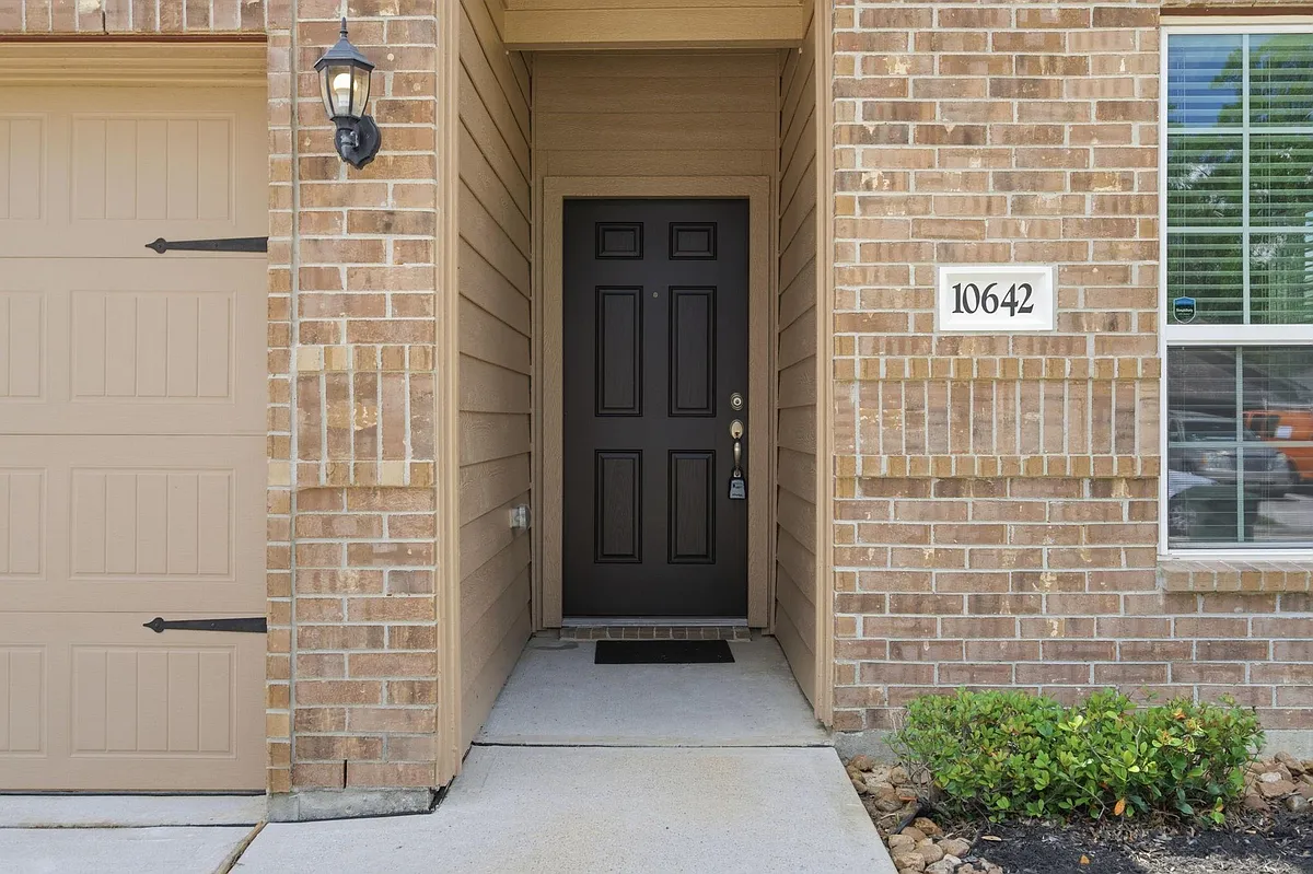 Photo 2 of 37 - 10642 Lost Maples Dr - Cleveland, TX Building Photo - 10642 Lost Maples Dr