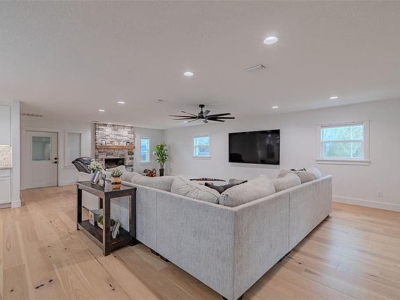 5th image of 4112 Cooper Rd