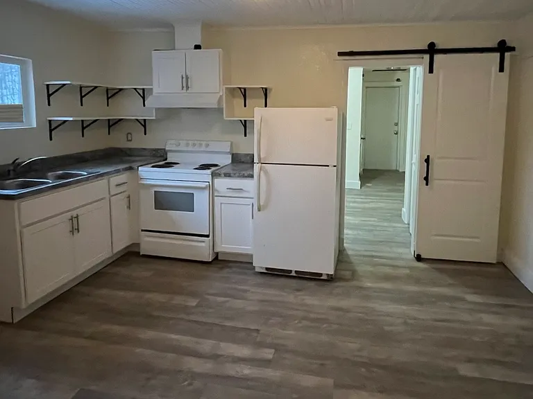 2337 Falcon Dr #B — Photo 6