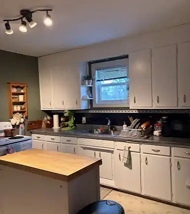 3rd image of 592 Fleet Ave #1A
