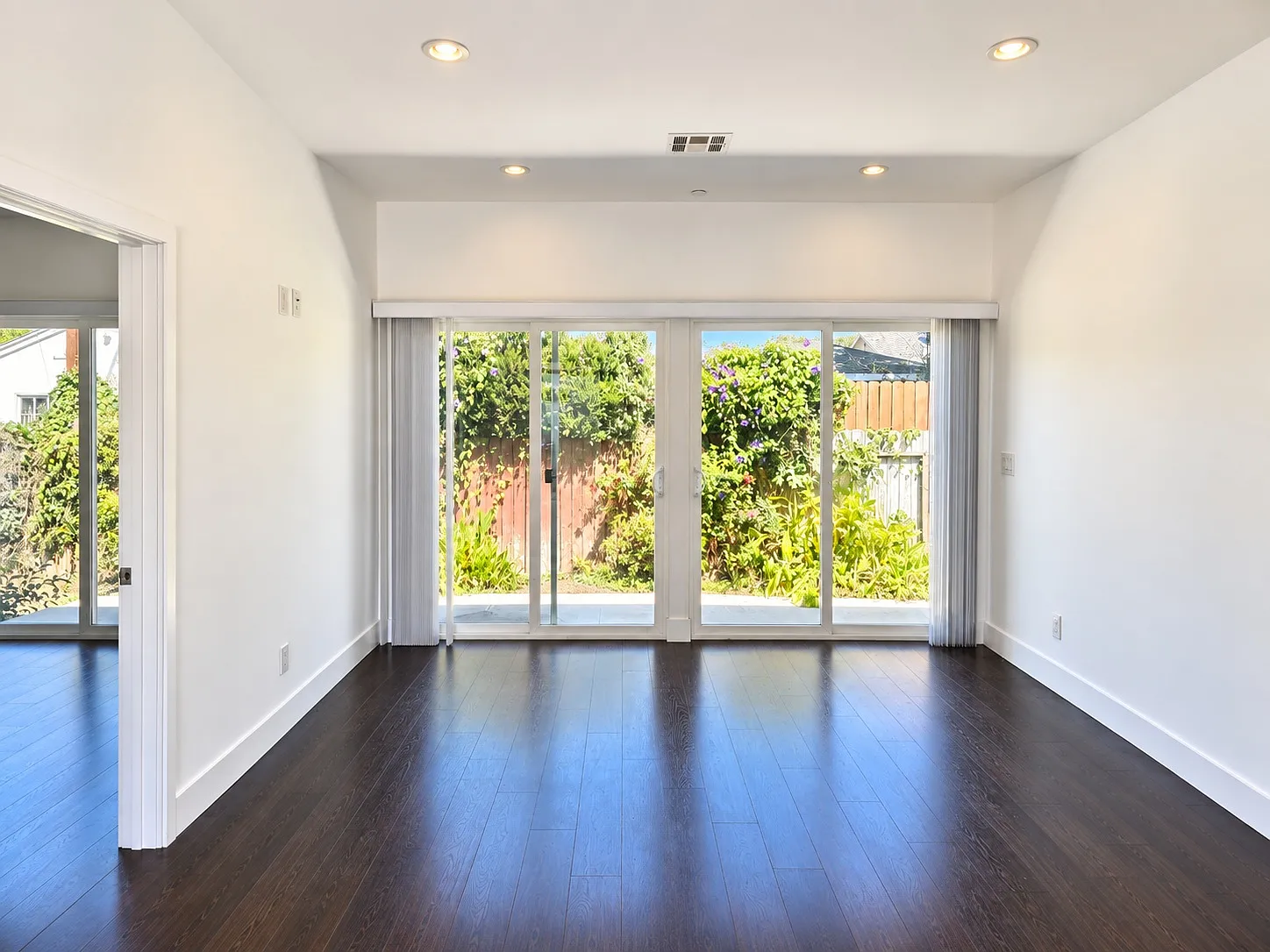 3 bed, 1250 sqft, $3,995 — Photo 2