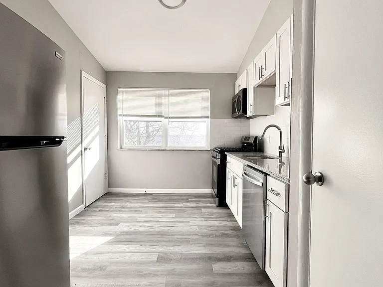 4235 Tholozan Ave #B — Photo 5