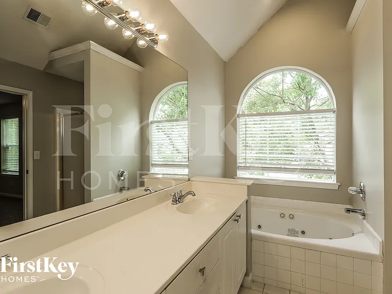 3021 Bowron Rd — Photo 12