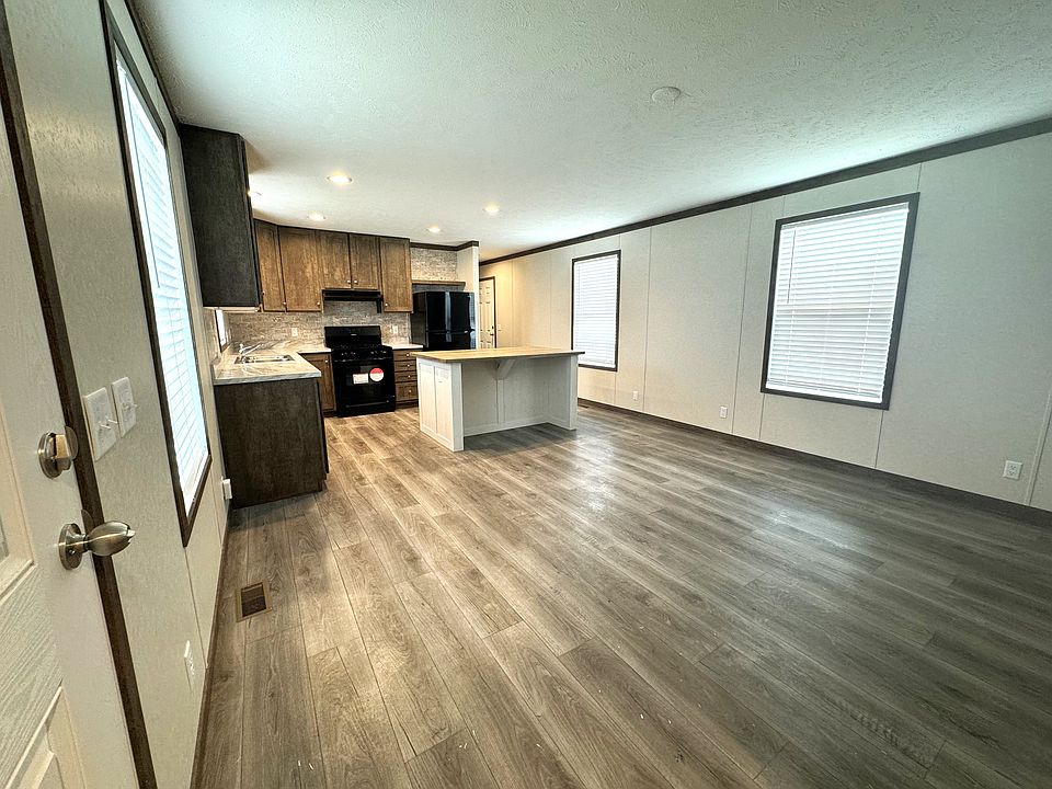 21292 Joliet Dr MI Zillow