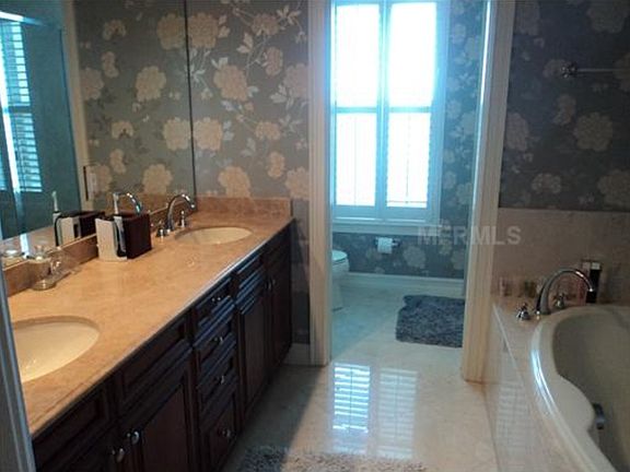 5th image of 630 Campus St APT 306