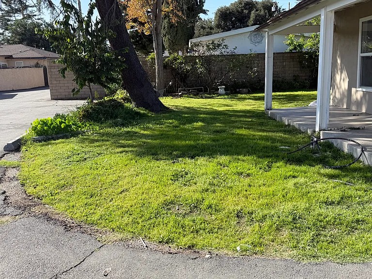1612 Encino Ave — Photo 10