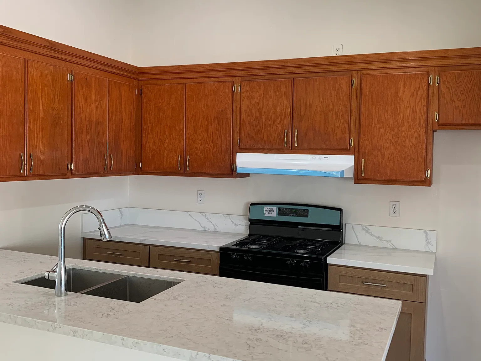 3 bed, 1200 sqft, $3,800 — Photo 2