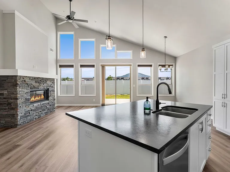 1452 W Moselle Dr — Photo 4