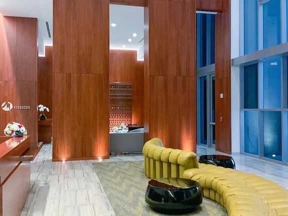 4th image of 1300 Brickell Bay Dr APT 910