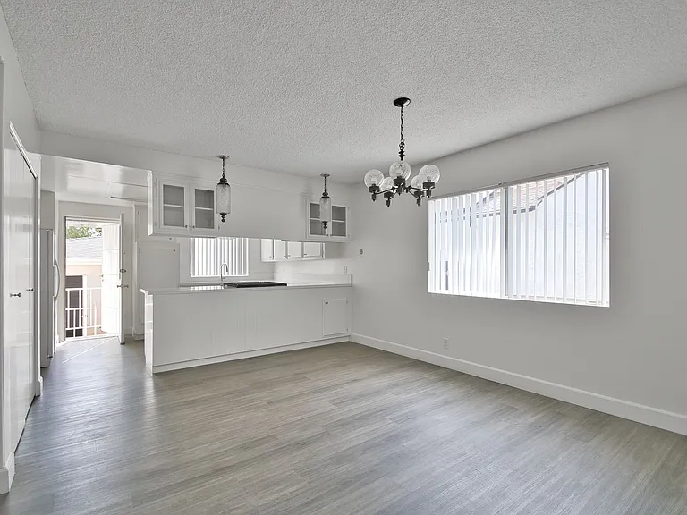 7817 Emerson Ave — Photo 5