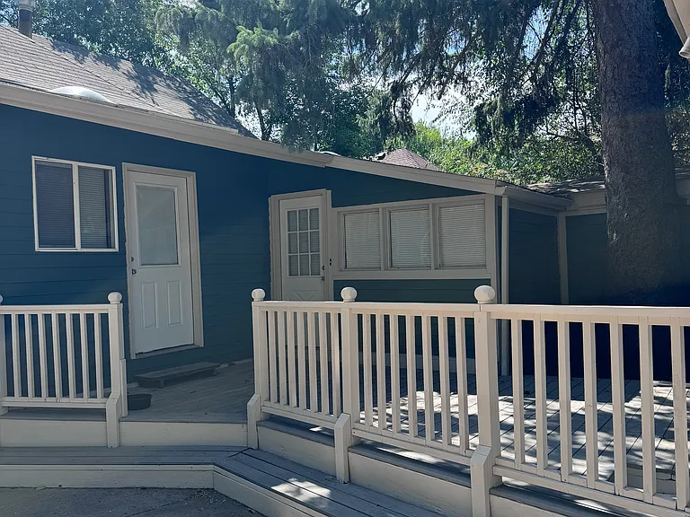 703 Peterson St — Photo 6