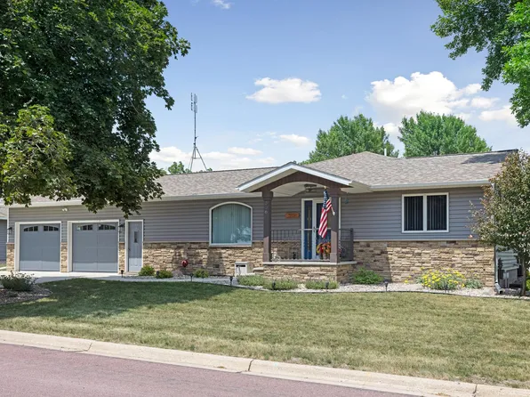 506 Homewood Dr N, Welcome, MN 56181