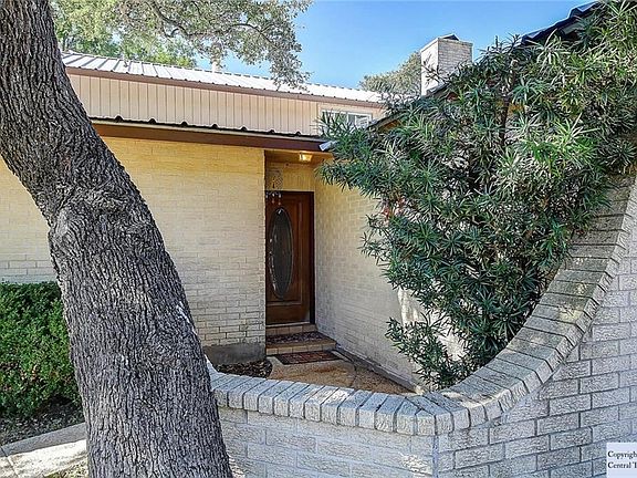 5th image of 31031 Panther Dr