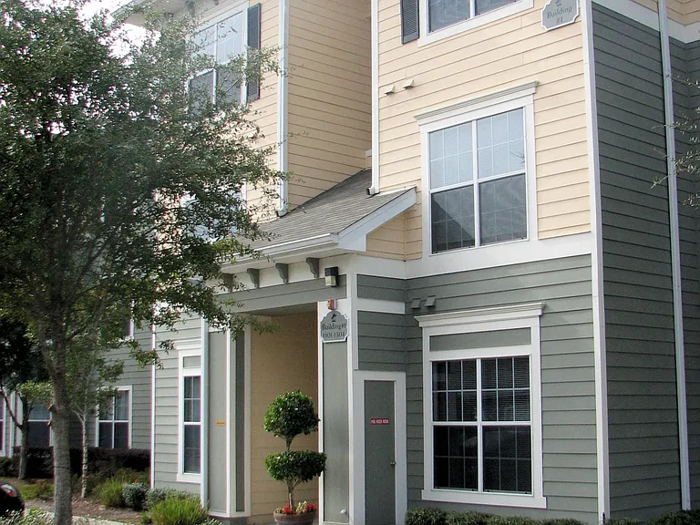 Cypress Pointe — Photo 34