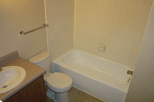 2000 Corner Creek Ln — Photo 7