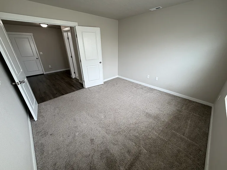 960 SW Raelynn St — Photo 17