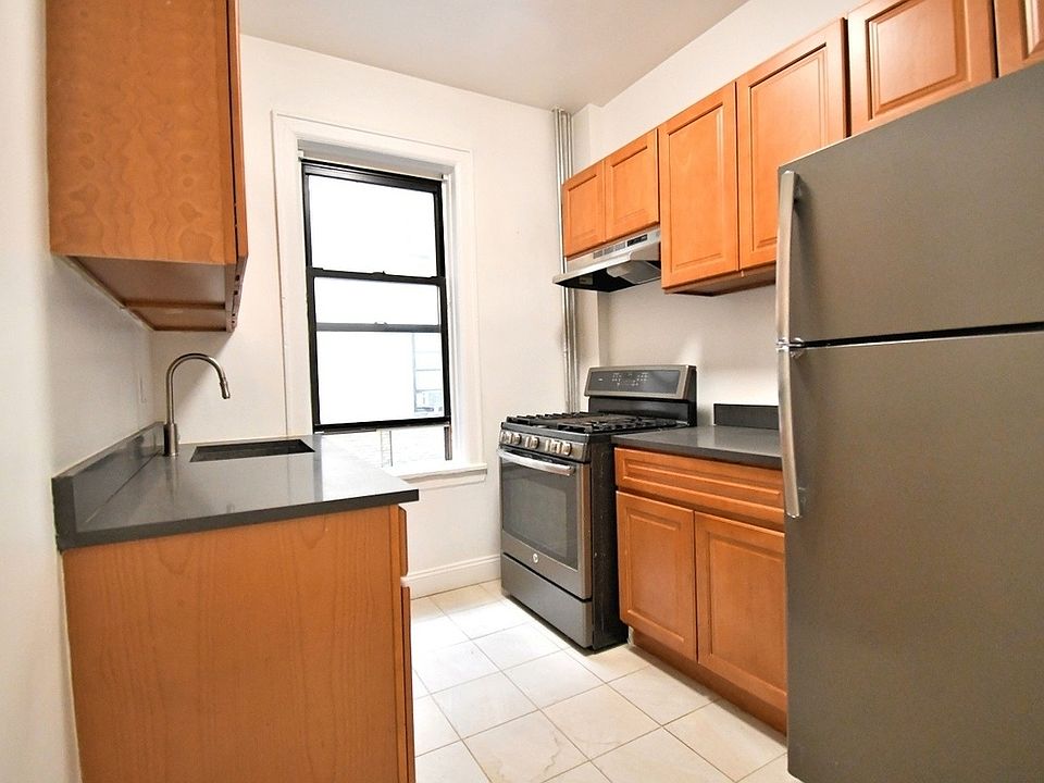 1st image of 30-86 32nd St #10