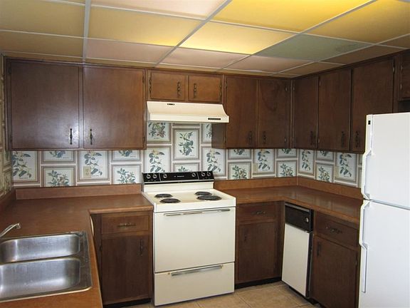 5th image of 132 SE Villas Ct APT C