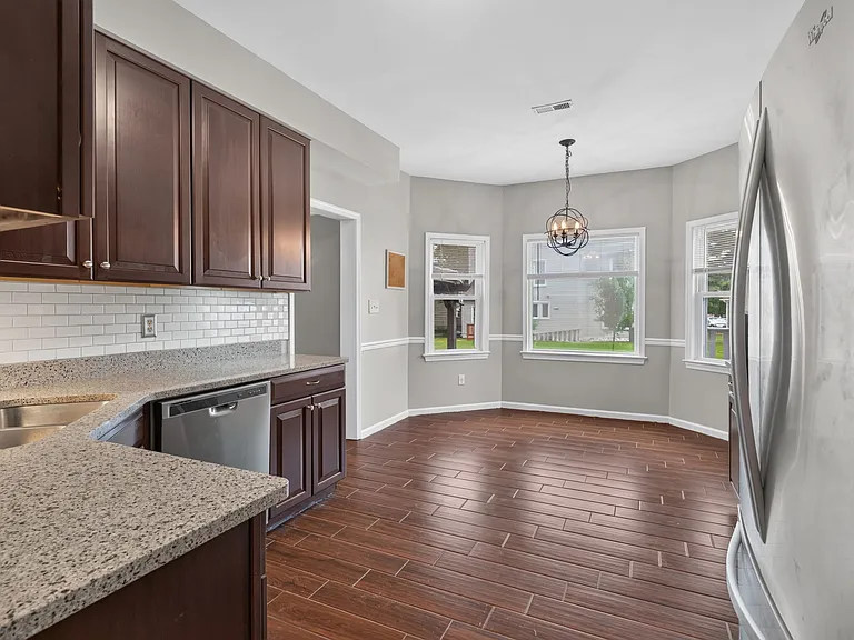 898 Gunston Ct — Photo 11