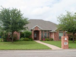 713 Fieldstone Dr, Hewitt, TX 76643