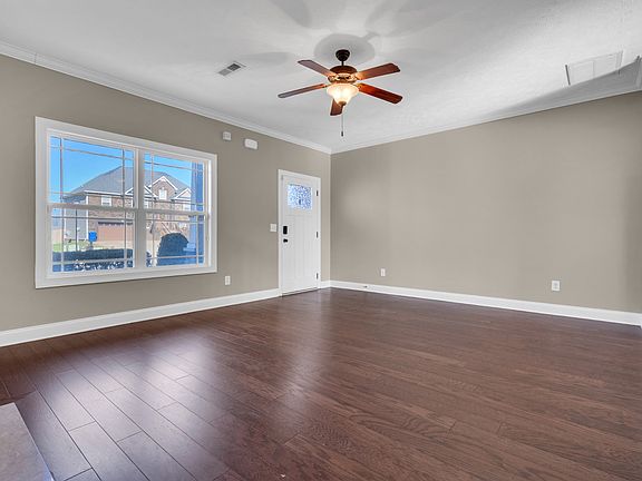 5th image of 1028 Henry Place Blvd
