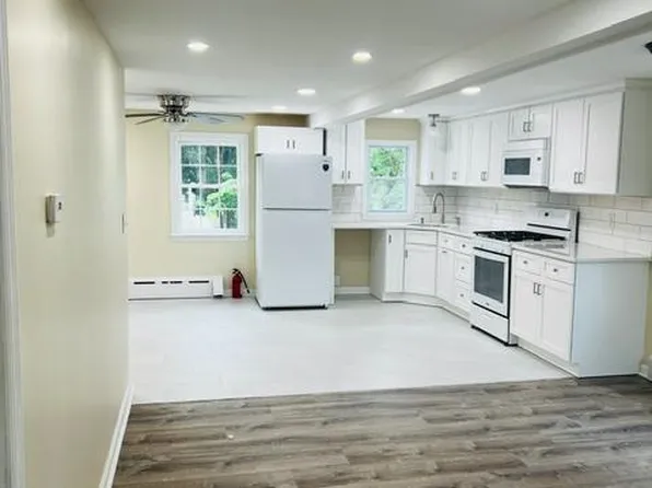 18 Lincoln Ave, Jamesburg, NJ 08831