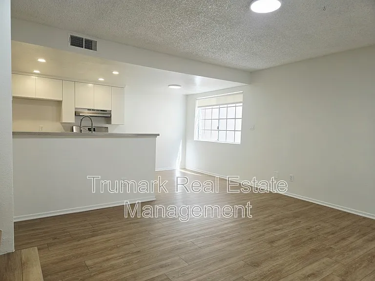1122 E Elk Ave #123 — Photo 1