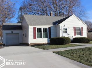 209 N Federal St, Hampton, IA 50441