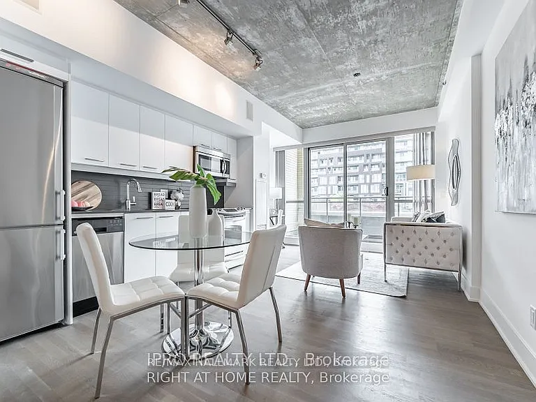 630 Queen St E #413 — Photo 5